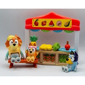 Bluey Family & Friends Action Figure Farmer's Market Stand w/ Bluey Food